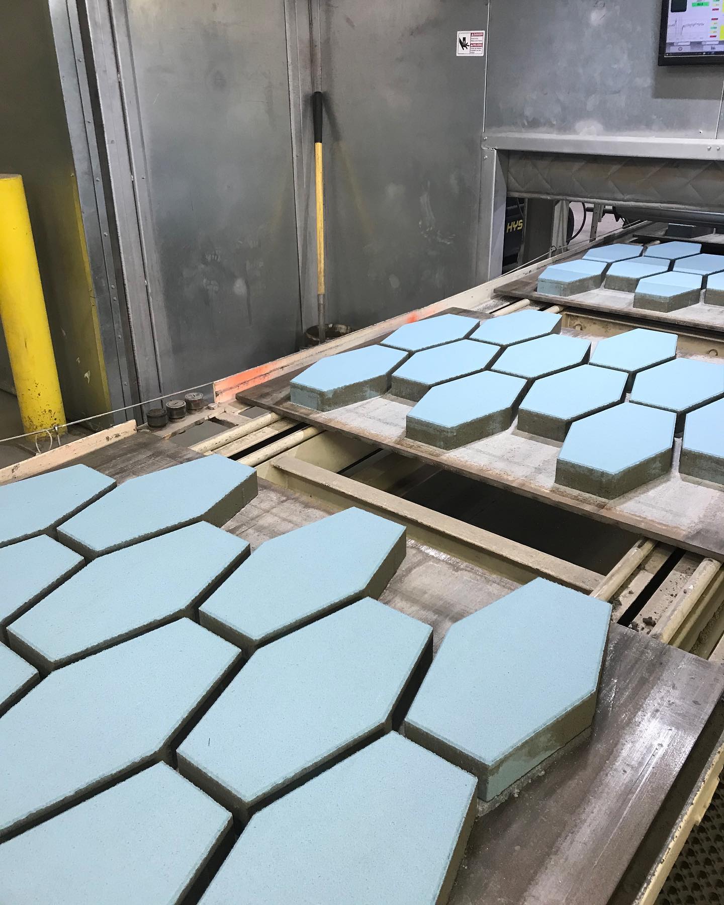 Photo post from techobloc.