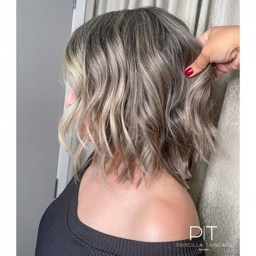 Carousel post from trindadehairstylist.