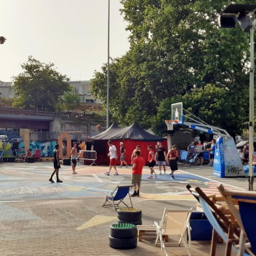 Carousel post from aurrome.