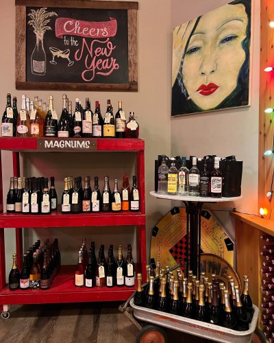 Carousel post from dandywineshop.
