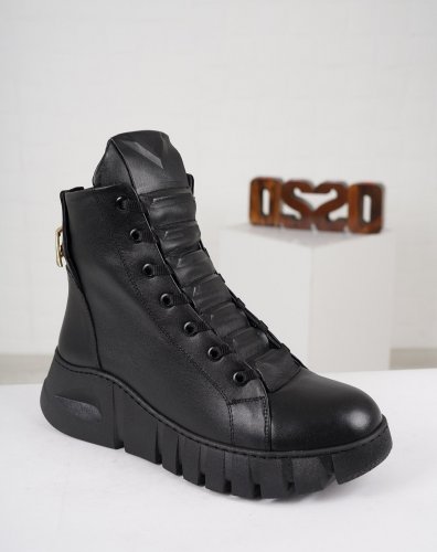 Carousel post from ossoshoes.