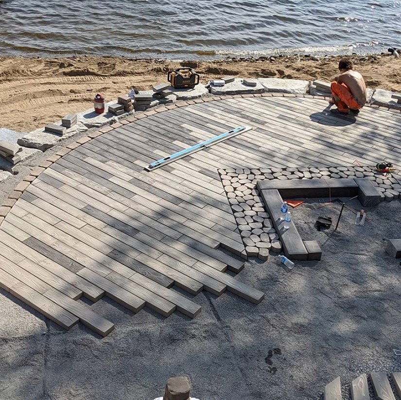 Carousel post from techobloc.