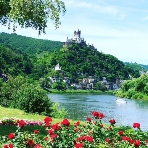 Carousel post from taucktravel.