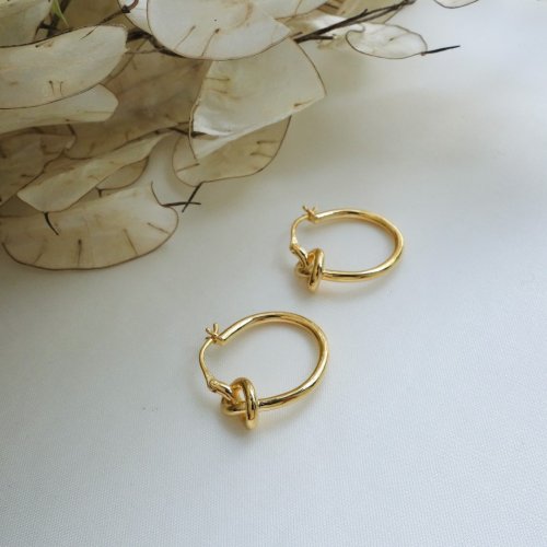 Carousel post from blingtw.
