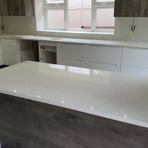Carousel post from ellocoworktops.