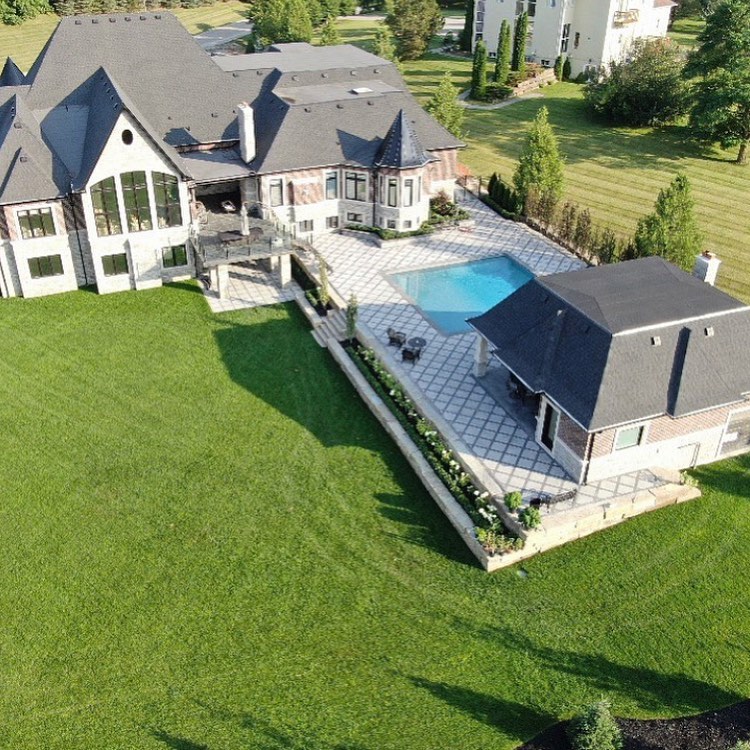 Carousel post from techobloc.