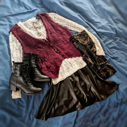 Photo post from storybehindthecloth.