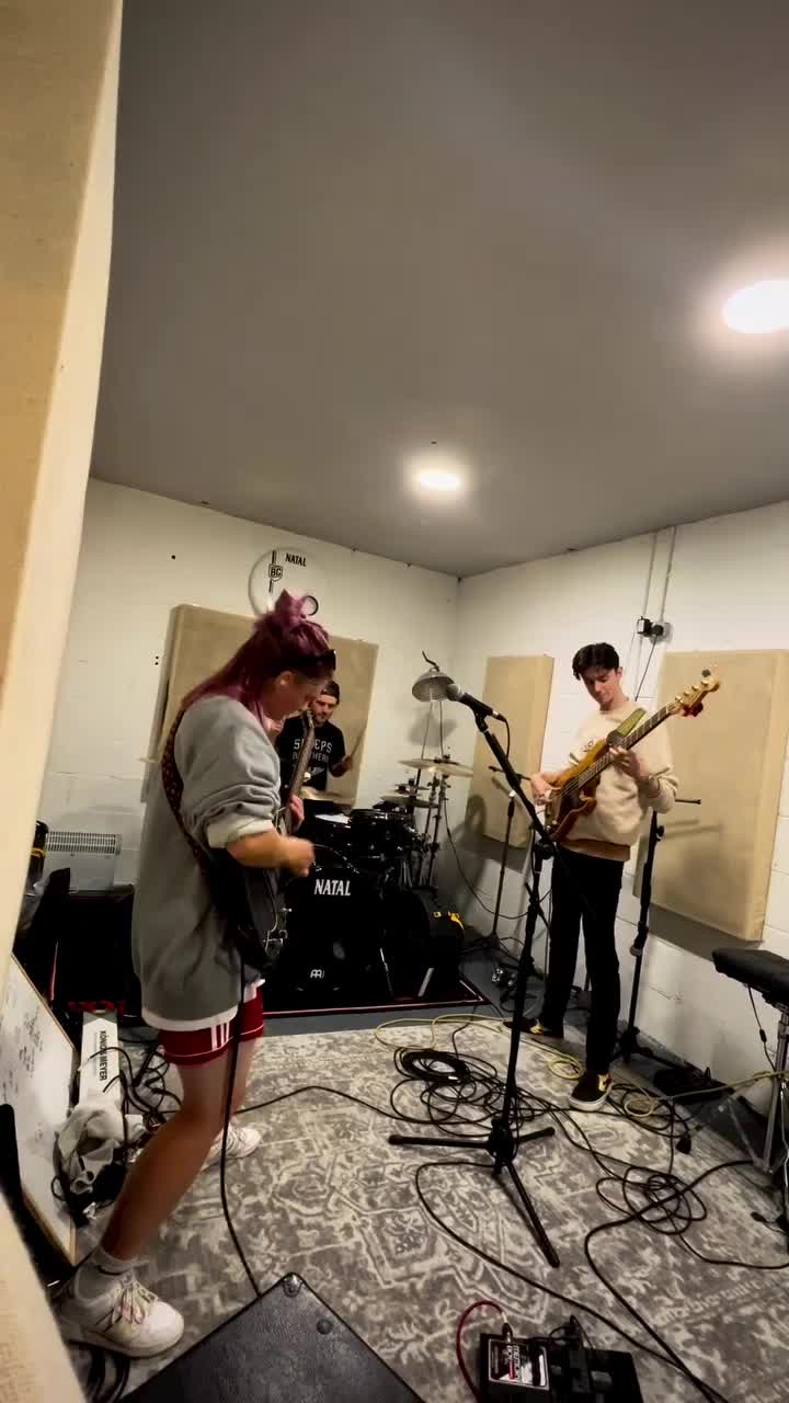 Video post from queencultband.