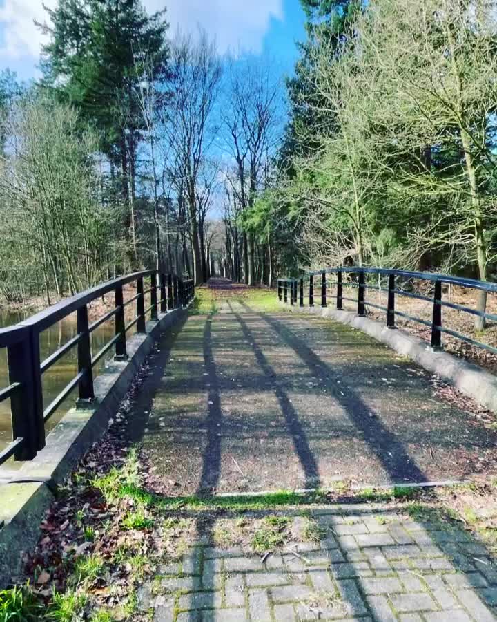 Carousel post from visitoirschot.