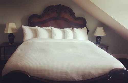 Photo post from woodstonemanor.