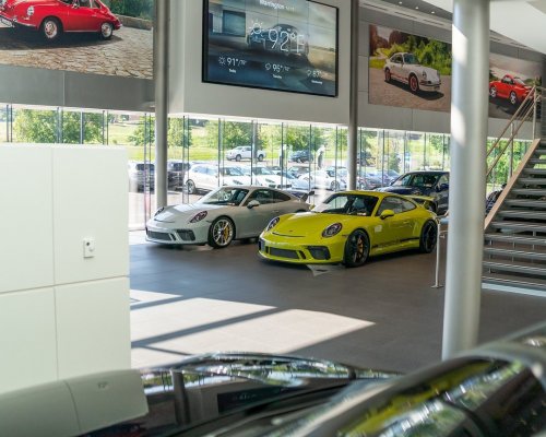 Carousel post from porschewarrington.