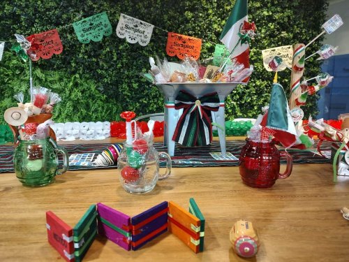 Carousel post from la_gifteria.