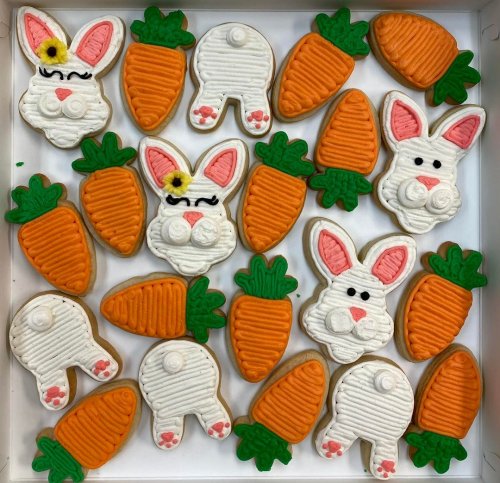 Carousel post from marquettescakestudio.