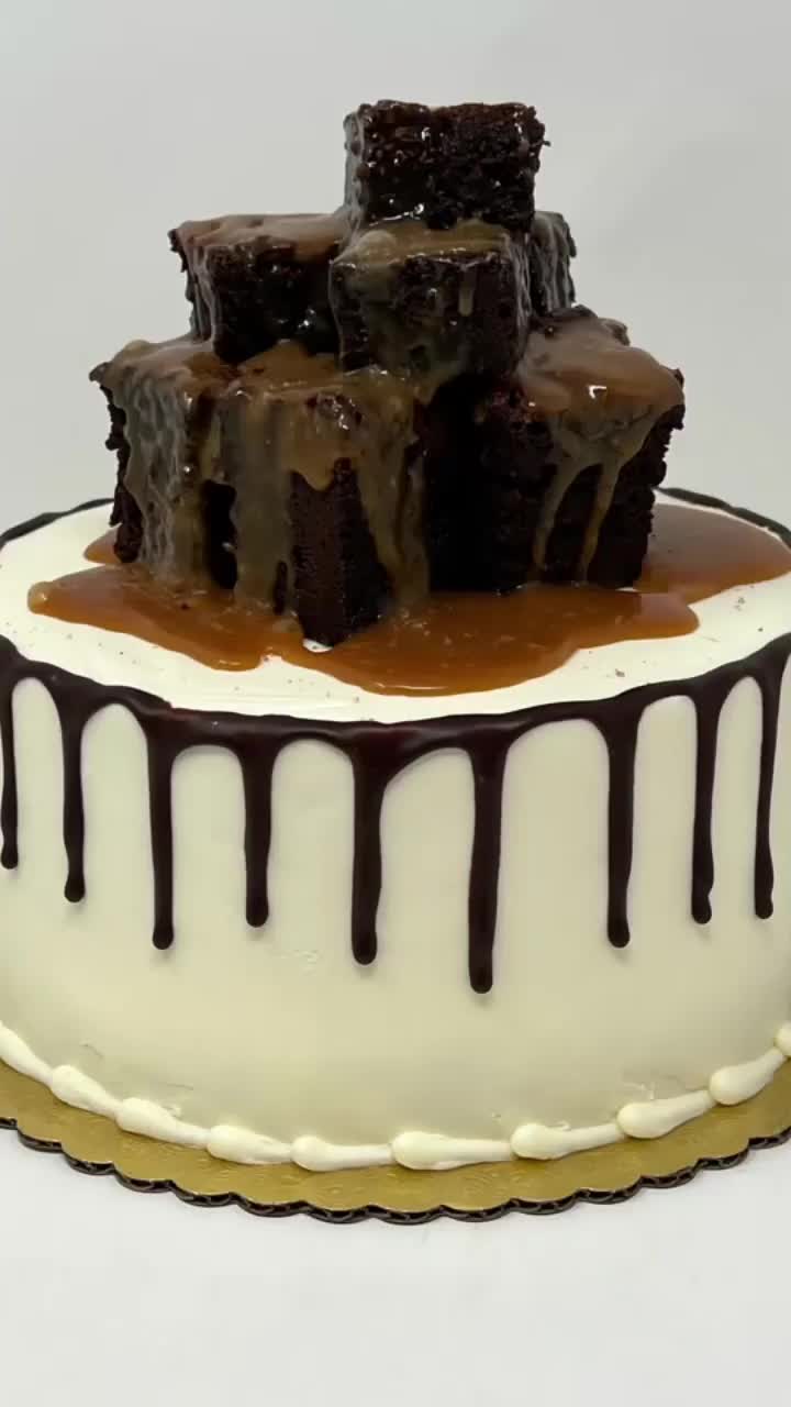 Video post from famous_creations_catering.