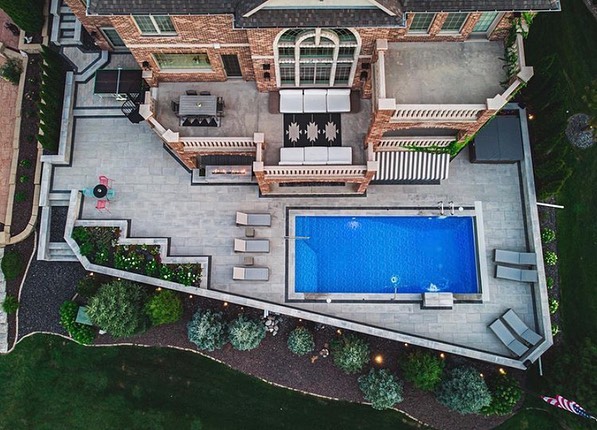 Carousel post from techobloc.