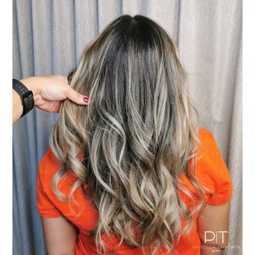 Carousel post from trindadehairstylist.