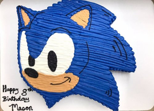 Carousel post from marquettescakestudio.