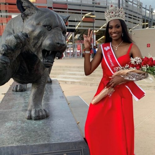 Carousel post from uhhousing.