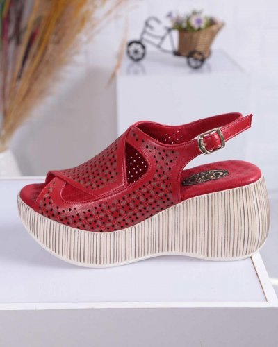 Carousel post from ossoshoes.