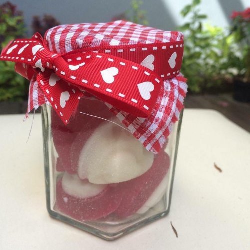 Carousel post from la_gifteria.