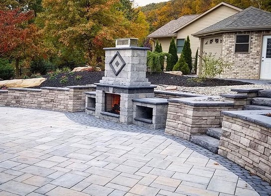 Carousel post from techobloc.