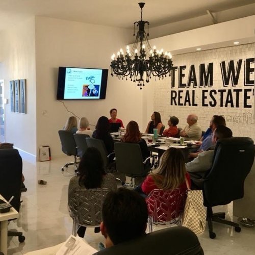 Photo post from kerisellsaustin.