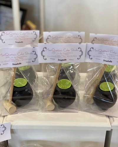 Carousel post from marquettescakestudio.