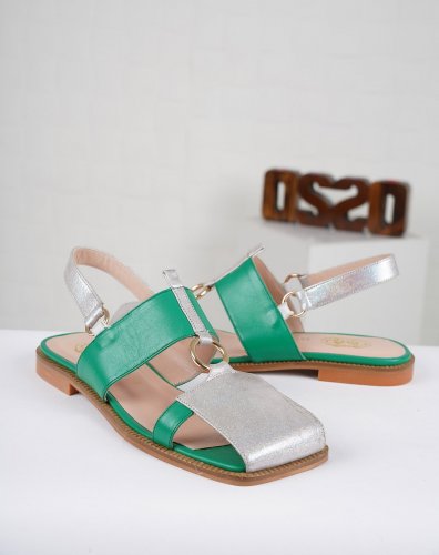 Carousel post from ossoshoes.