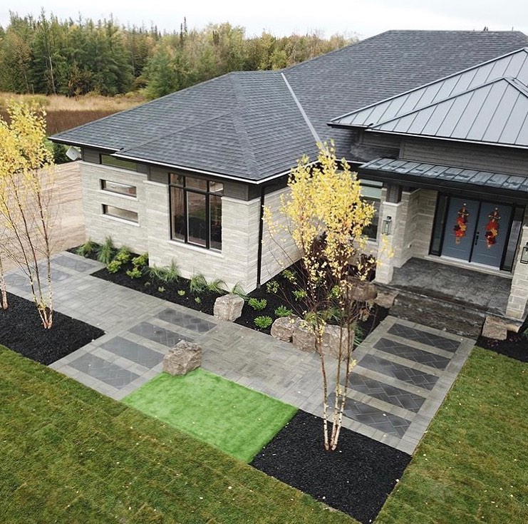 Carousel post from techobloc.