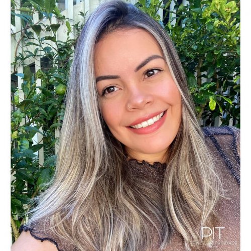 Carousel post from trindadehairstylist.