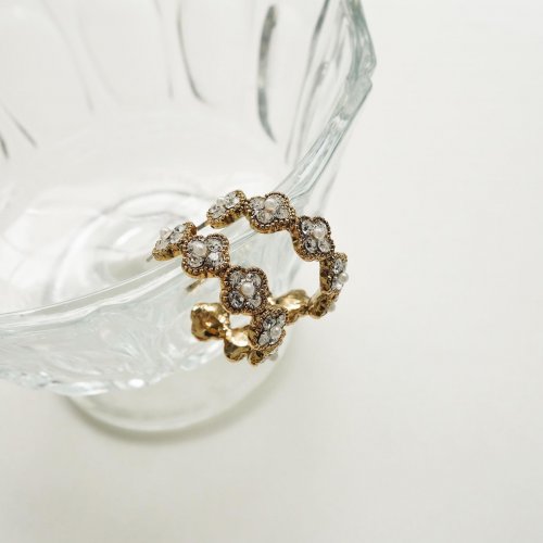 Carousel post from blingtw.