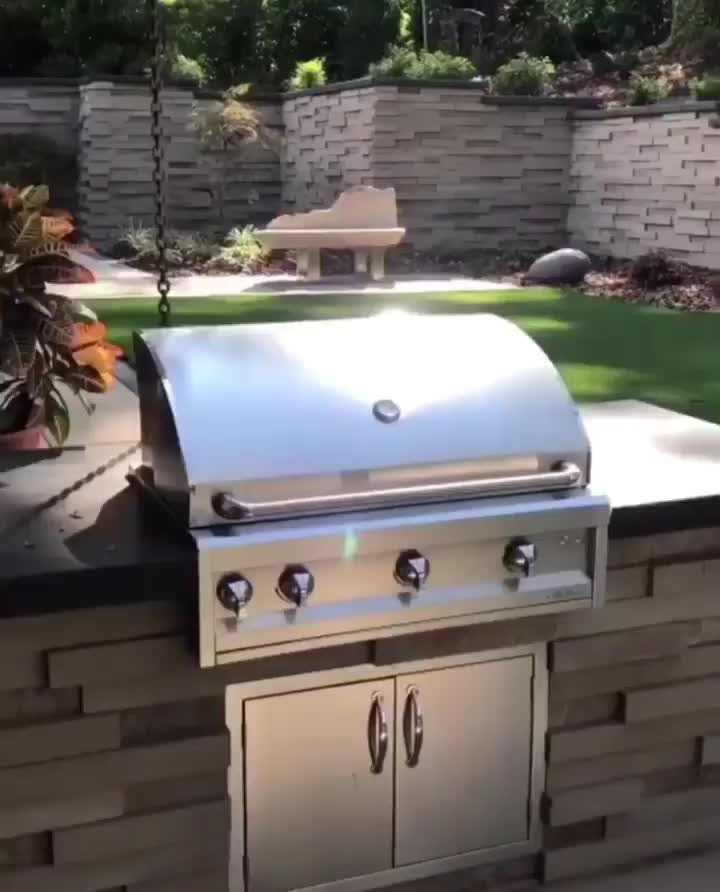 Carousel post from techobloc.