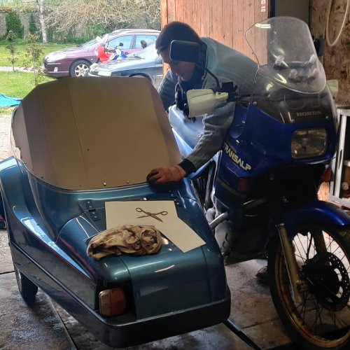Carousel post from motorbikepacker.