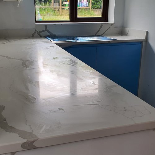 Carousel post from ellocoworktops.