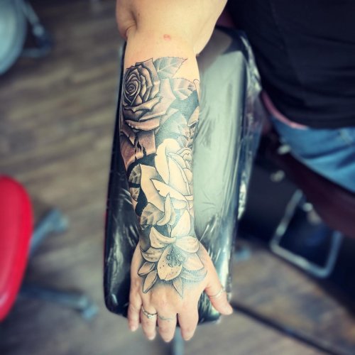 Carousel post from mountainsidetattoo.