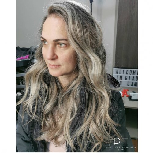 Carousel post from trindadehairstylist.