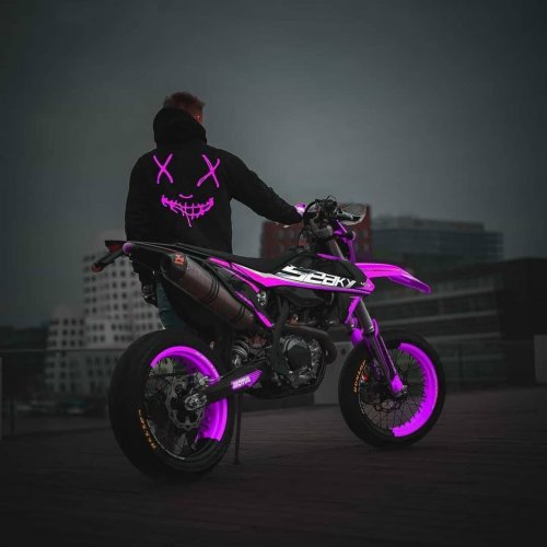 Carousel post from dirtbikecustomcollabo.