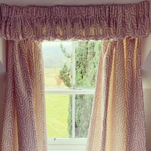 Carousel post from korlahome.