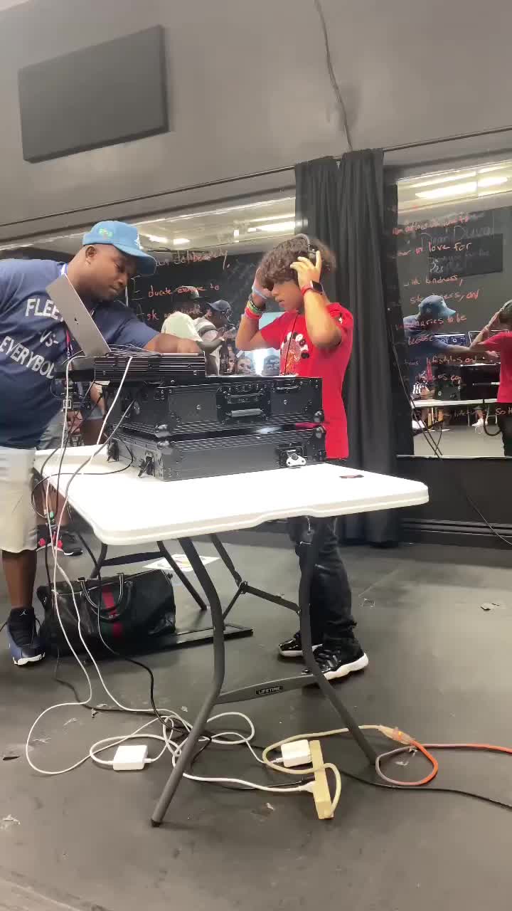 Video post from fleetdjs_mag.