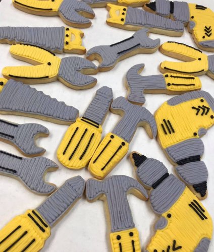 Carousel post from marquettescakestudio.