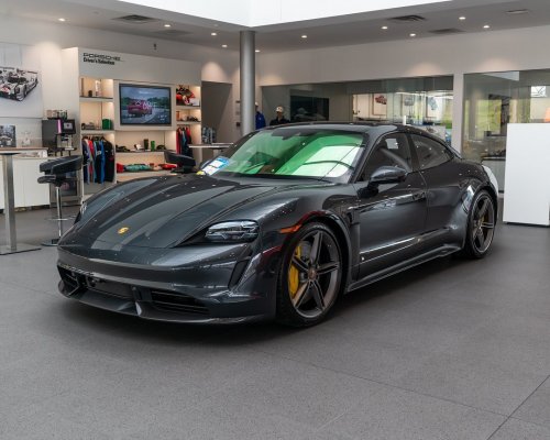 Carousel post from porschewarrington.