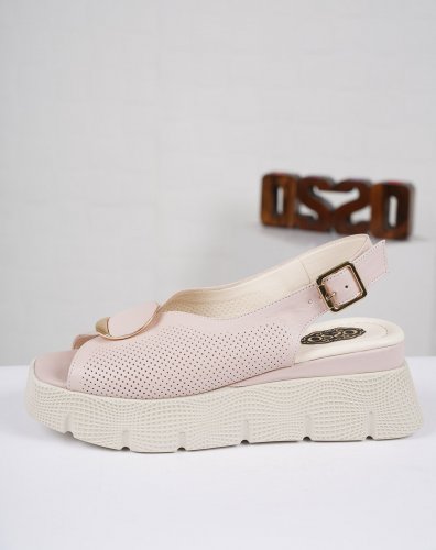 Carousel post from ossoshoes.