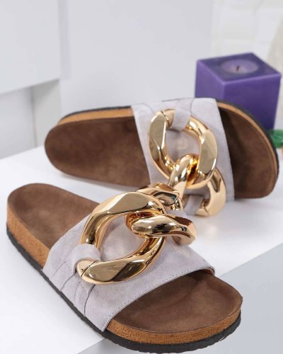 Carousel post from ossoshoes.