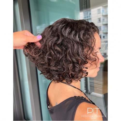 Carousel post from trindadehairstylist.