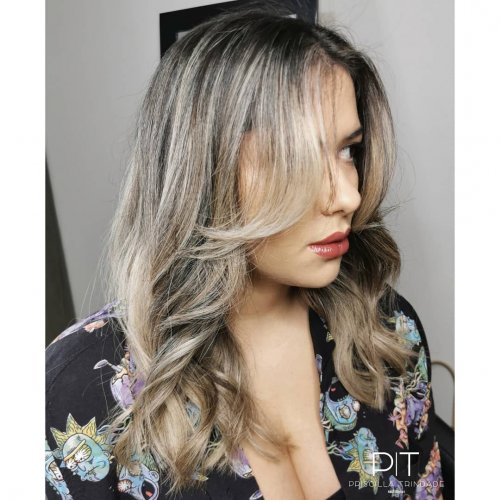 Carousel post from trindadehairstylist.