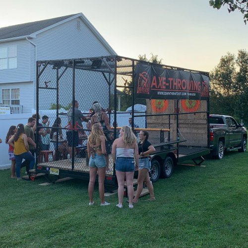 Carousel post from downthehatchet.