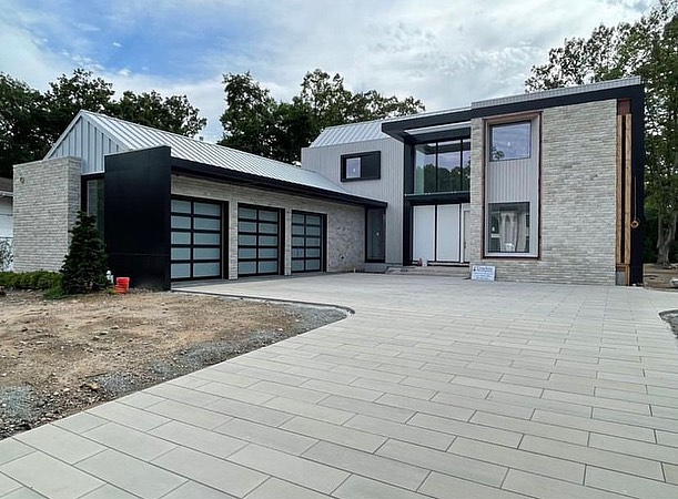 Carousel post from techobloc.