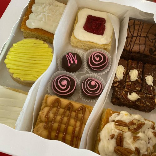 Photo post from marquettescakestudio.