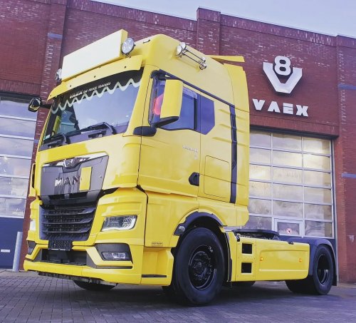 Carousel post from vaexthetrucktraders.