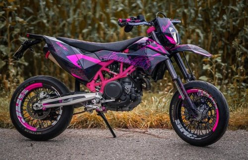 Carousel post from dirtbikecustomcollabo.